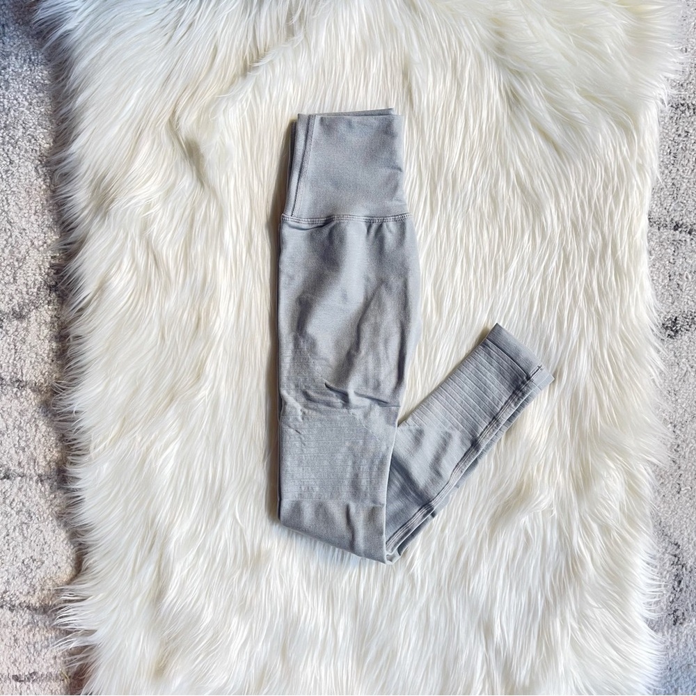 Alphalete og revival leggings